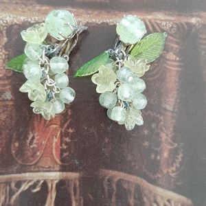 Vintage • green lucite floral clip-on earrings